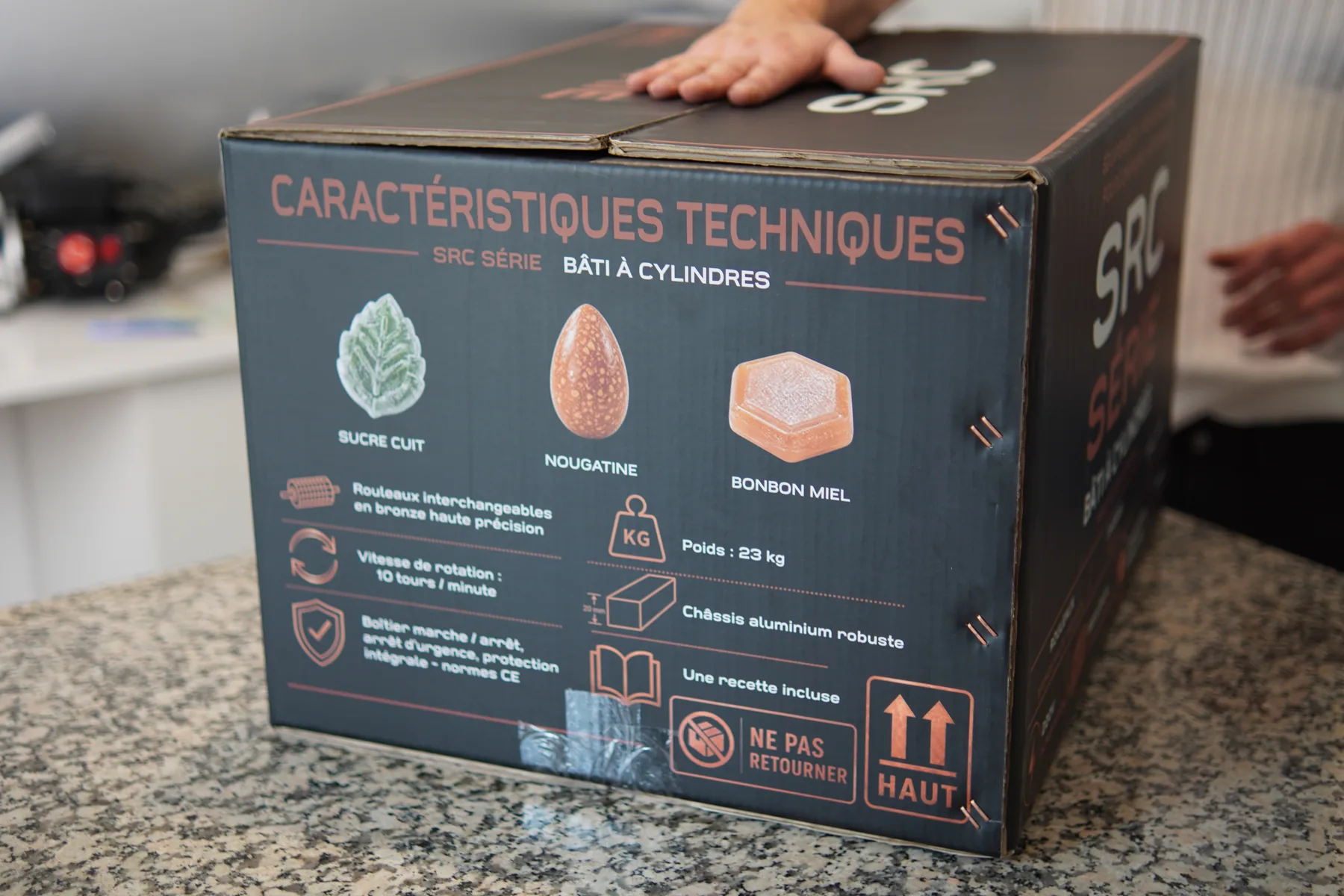 Emballage de la machine Atelier CAL avec informations techniques
