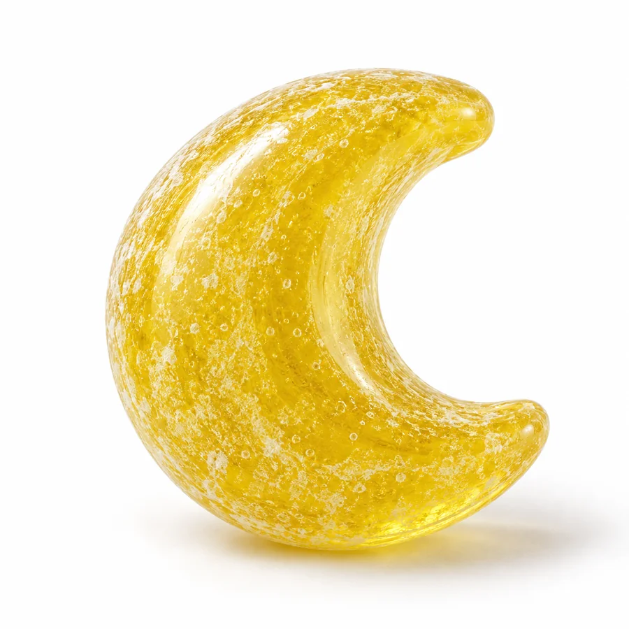 Croissant de lune, bonbon jaune citron en sucre cuit