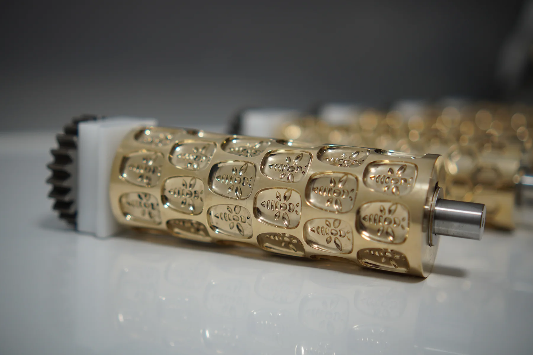 Rouleau en bronze avec empreintes personnalisées Atelier CAL